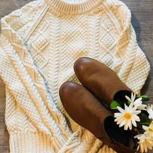 🌻 L.L. Bean Cream Sweater🌻